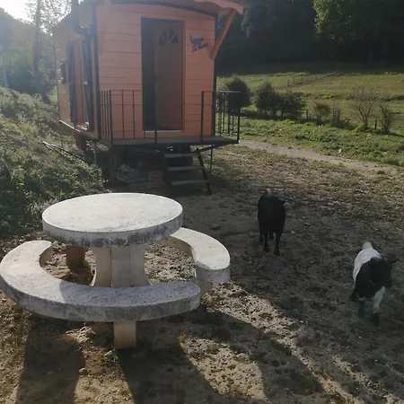 Luxury tent Roulotte En Total Deconnection